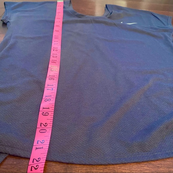 NIKE Dri-Fit Cross/Open Back Run Top, Size Extra Small - Picture 9 of 11